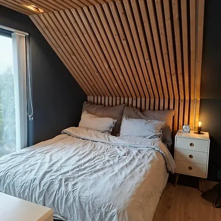 Nyrenovert Hus Med Havutsikt, Naert Fjell Og Turloyper Bo (Nordland)